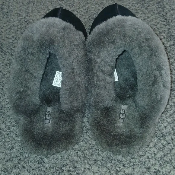 Ugg Scuffette II Black Slippers - Picture 3 of 4
